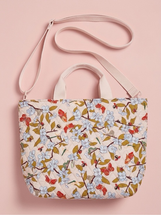 Vera Bradley Handbags - Vera Bradley Floral & Butterfly Quilted Tote in Light Pink.